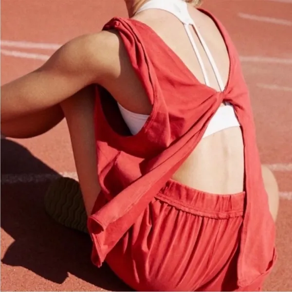 Free people twist back tank Sz Medium - Image 2