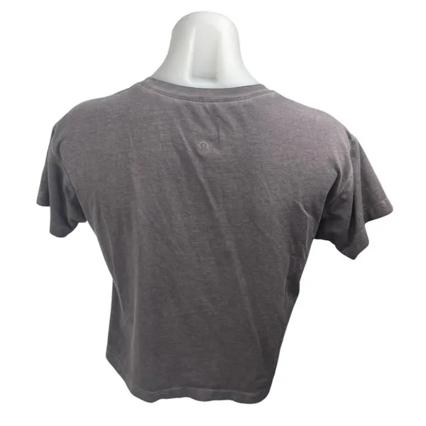 Lululemon Women's Black Washed Short Sleeve Crew Cropped T Shirt Tee Top Size 4 - Image 2