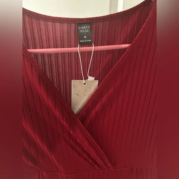 NWT Women’s Red V-Neck Dress Size Medium - Image 4