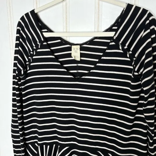 We The Free Free People Black White Striped Peplum Thermal V-Neck Top XS 883 - Image 5