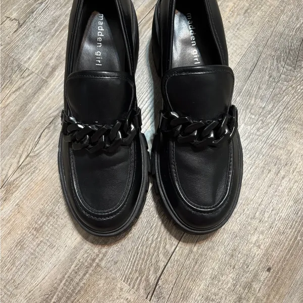 Madden Girl lug sole goth chain loafers Black - Image 4