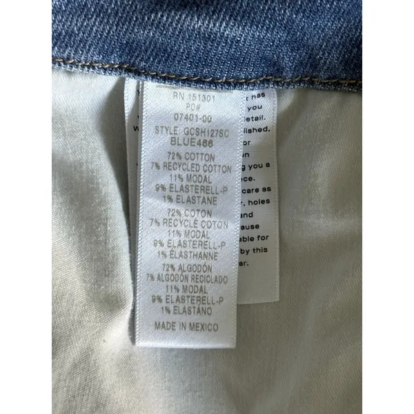 Good American Good Curve Shorts Size 4 Blue 466 Light Wash Distressed Raw Hem - Image 4