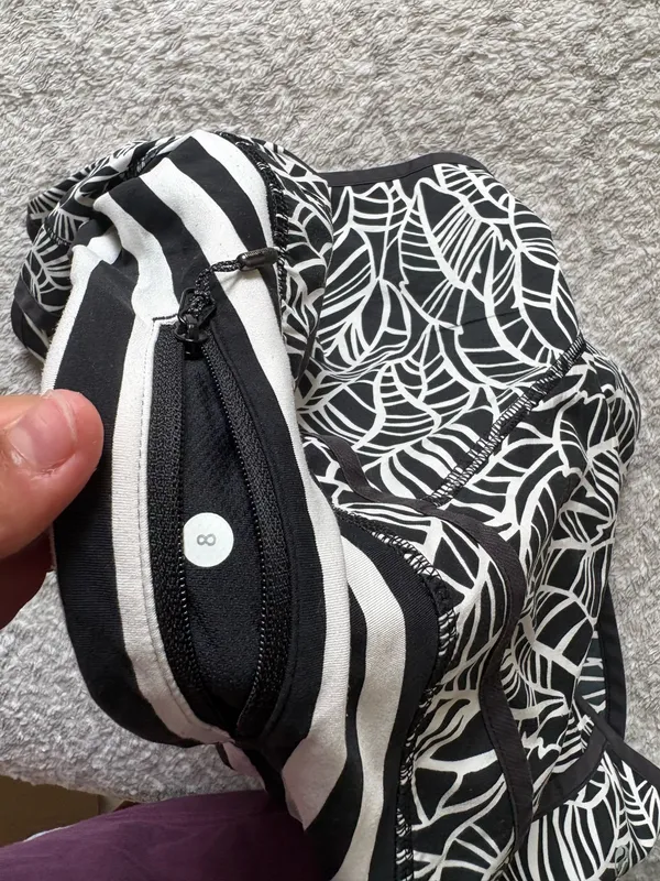Lululemon Shorts Speed Up - Image 3