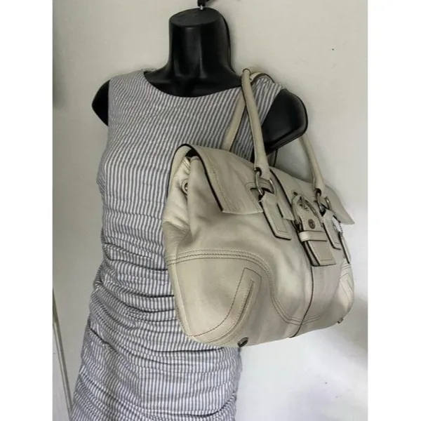 coach medium bag handbag off white leather shoulde - Image 5