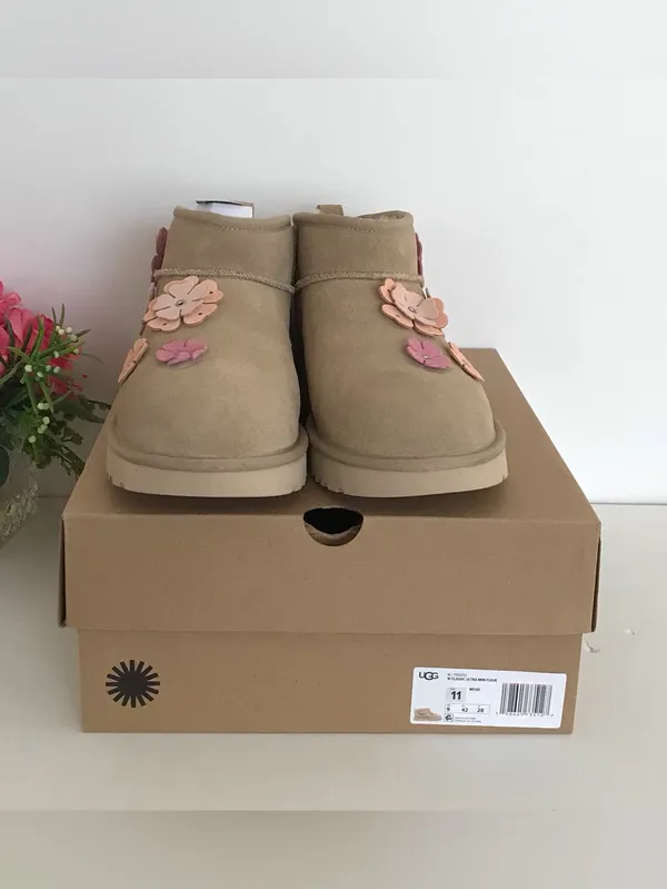 UGG Classic Ultra Mini Fleur - Image 3