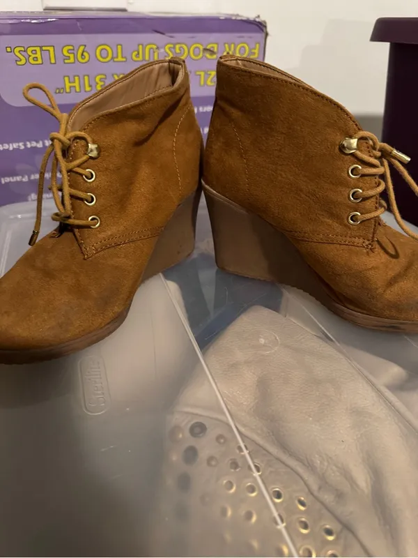 White Mountain Women's Tan Suede Wedge Booties - Lace-Up Comfort size 6 - Image 6