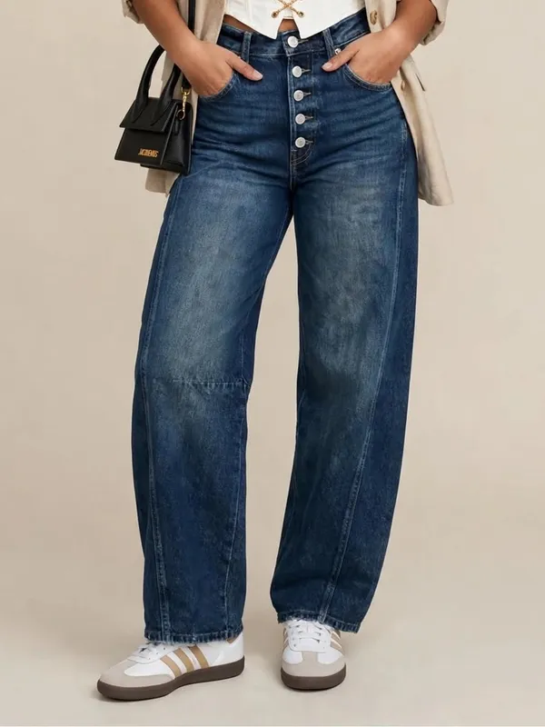 Universal Threads Dark Blue Curved Leg Ankle Jeans - Image 8
