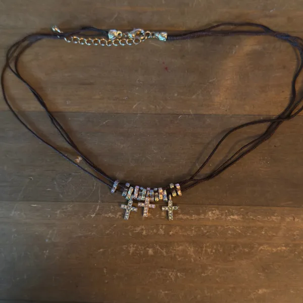 Tricolor rhinestone crosses cord necklace - Image 2
