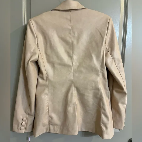 NWT Women's Faux-Leather Fitted Blazer Size M - Image 7