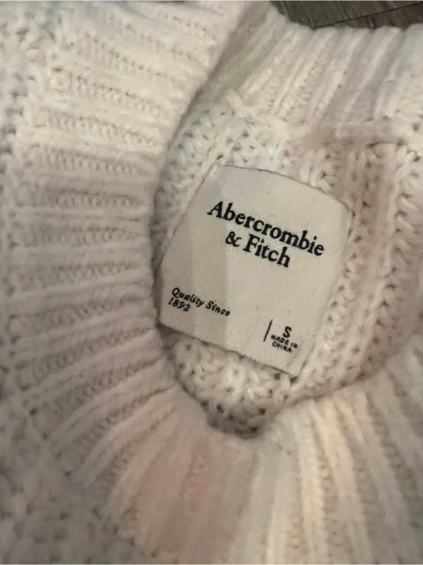 Abercrombie Cream Chunky Knit Crewneck Sweater - Image 10
