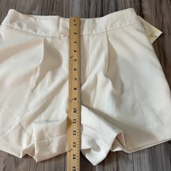 A New Day Women’s Shorts Size 8 White/ Ivory Stretch High Rise Dress Shorts NWT - Image 7