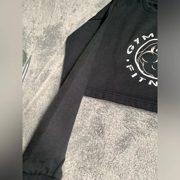 Gymshark Black Cropped Sweatshirt small - Image 4