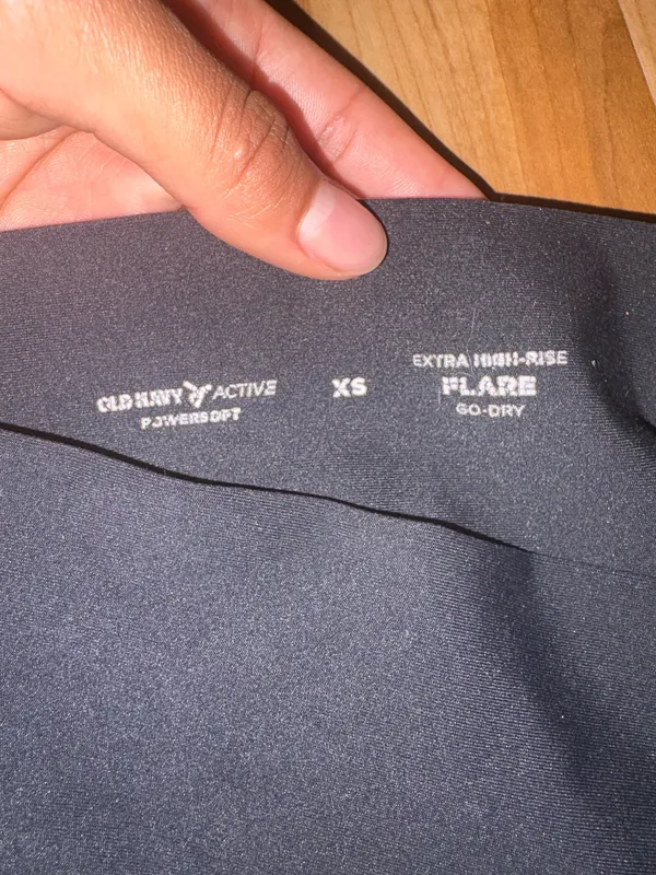 Old Navy Active Extra High-Rise Flare Leggings - Image 4