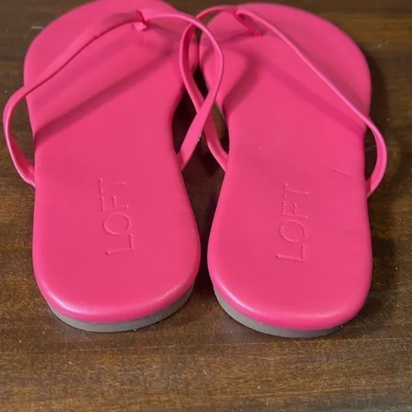 Loft Women’s Modern pink Flip Flops sz 7 - Image 3