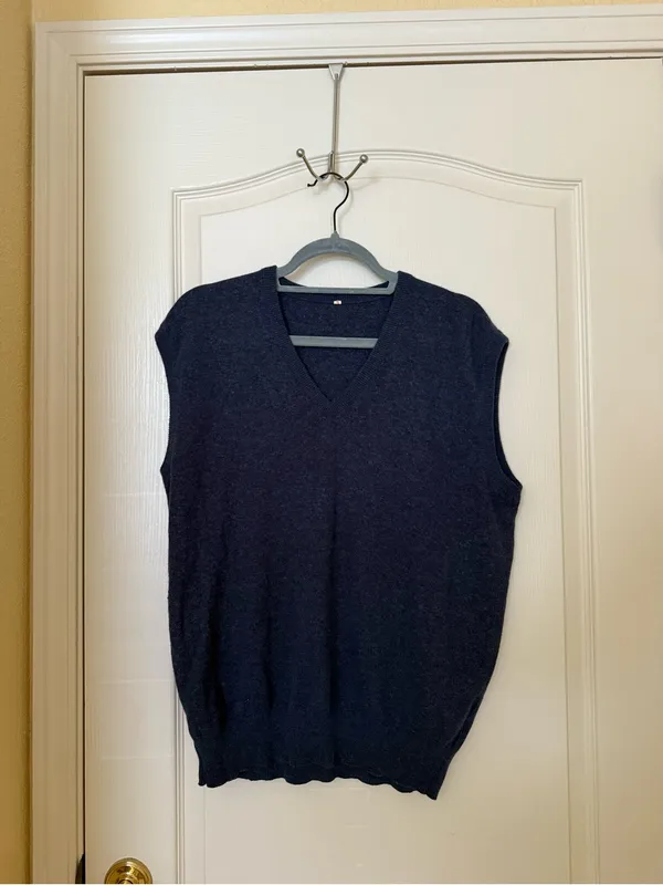 Navy V - Image 2