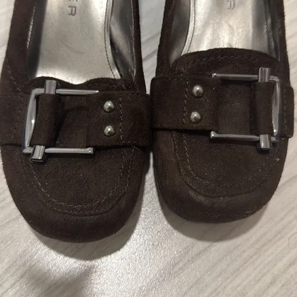 Marc Fisher Brown Wedge Buckle Heel Size 7.5 Women’s - Image 3