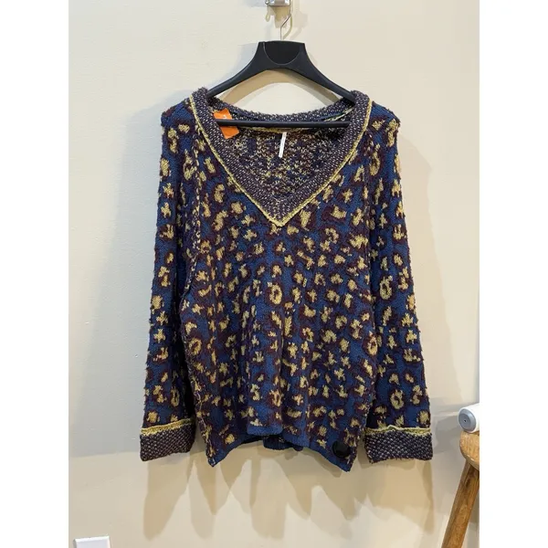 Free People‎ Womens Little Animal Pullover Blue Fig Combo Size Medium Oversized! - Image 4