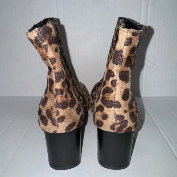 Bobbie Brooks Sz 7 Faux Suede Leopard Print Zip Up Stack Heel Ankle Boots - Image 4