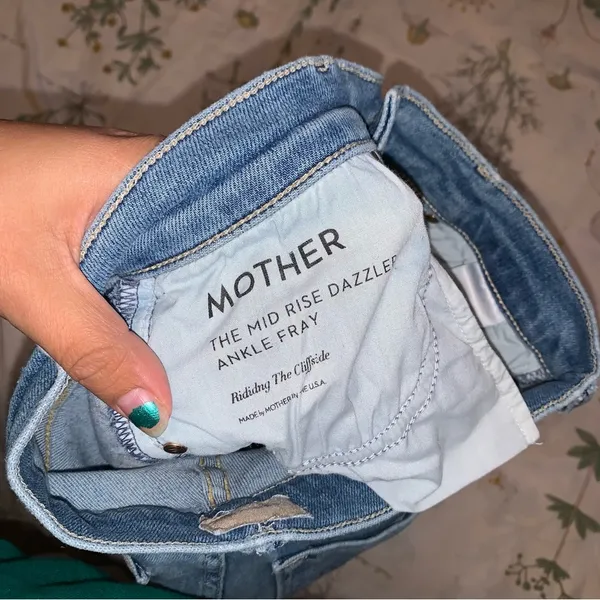 MOTHER JEANS The Mid Rise Dazzler Ankle Fray Riding The Cliffside - Image 8