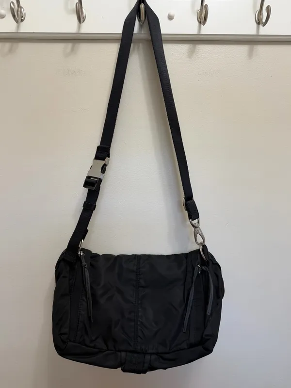 Lululemon Good Fortune Crossbody Shoulder Fanny Bag Black - Image 4