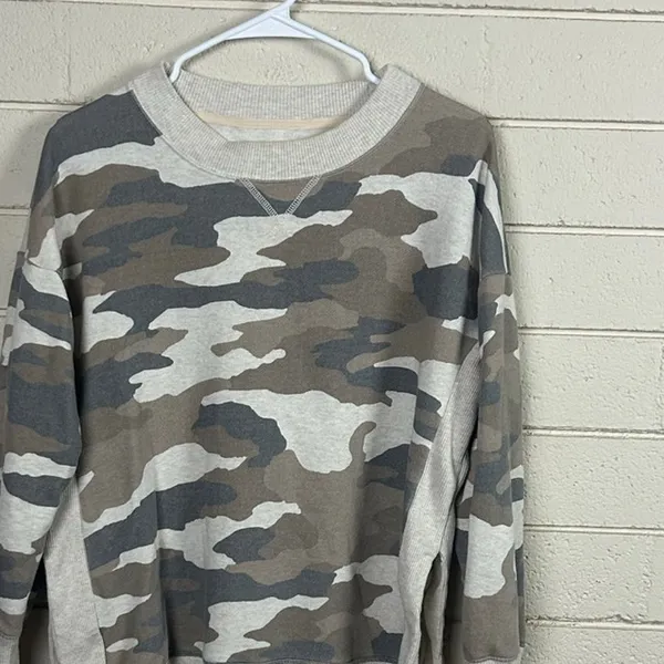 Aerie Good Vibes Gray Camo Oversized Crewneck Sweatshirt size S - Image 5