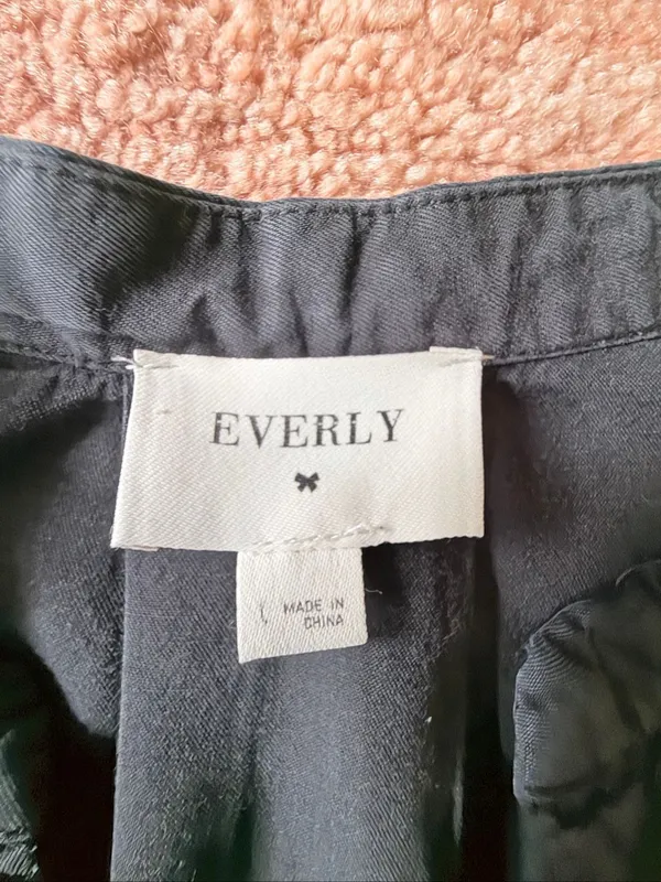 Everly Black Lyocell Popover Shift Dress Size Unmarked Short Sleeve Pockets - Image 3