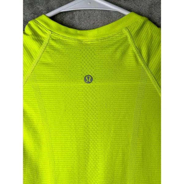 Lululemon Swiftly Tech Short Sleeve‎ Size 2 Highlight Yellow Running Athletic - Image 4