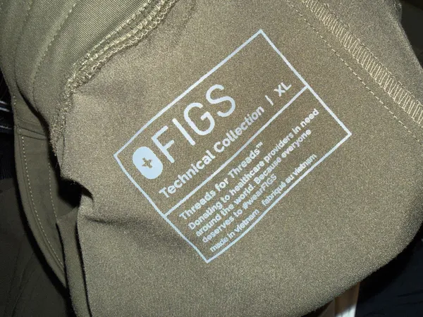 FIGS Scrubs - Image 4