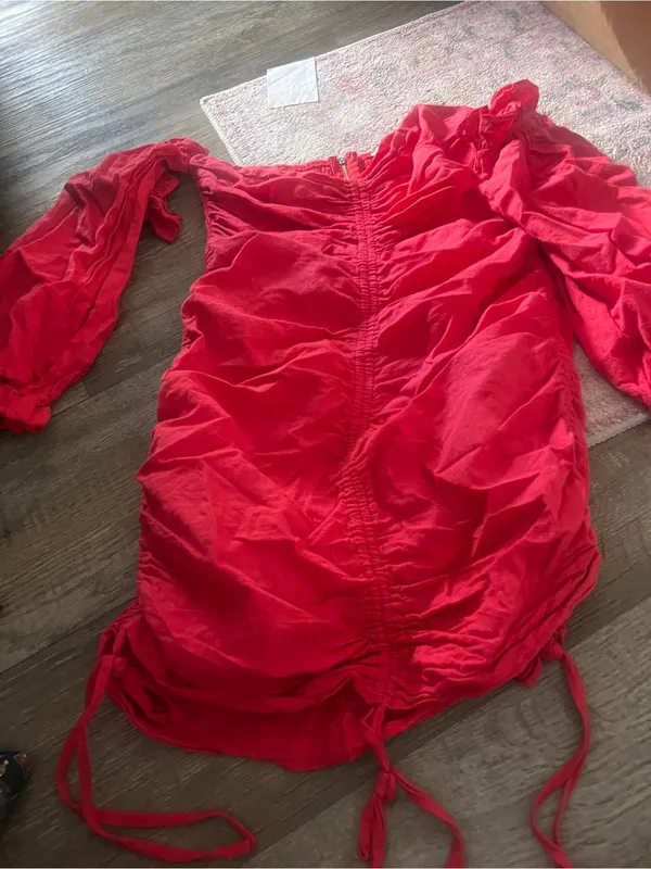 O. Vianca Red Ruched off the shoulder mini dress - Image 5