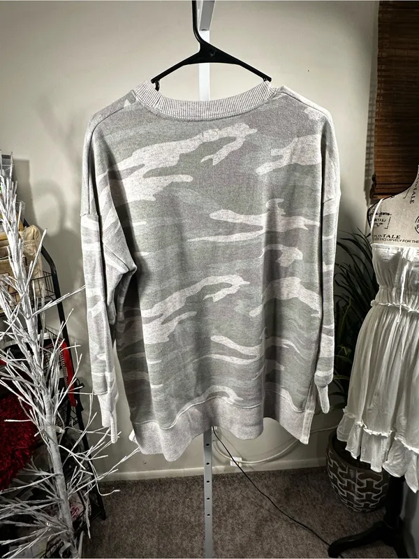 153. aerie Cream and Light Gray Fleece Oversized Pullover - Image 4