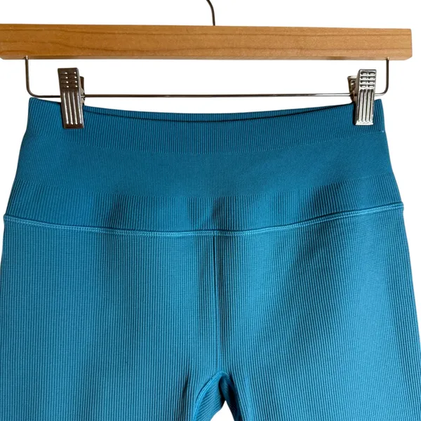 Alo Yoga Seamless Ribbed Blue High Waist 5” Favorite Biker Athletic Shorts Small - Image 3