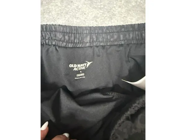 Old Navy women’s sz small athletic shorts - Image 4