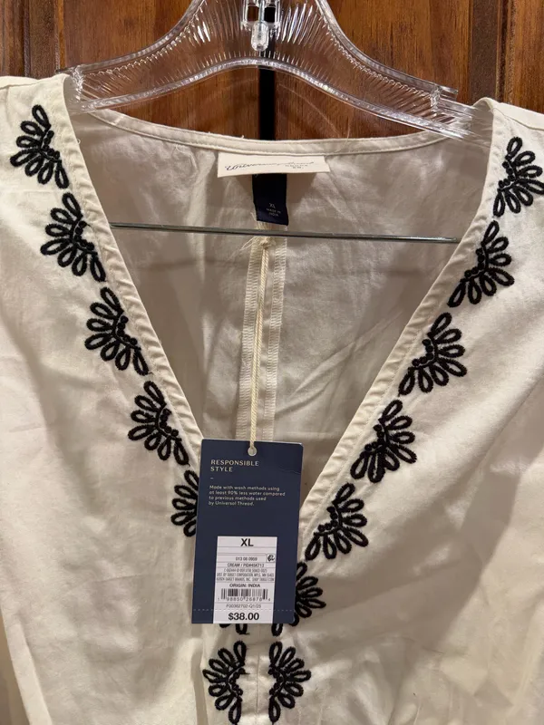 Universal Threads Embroidered Cream Dress - Image 5