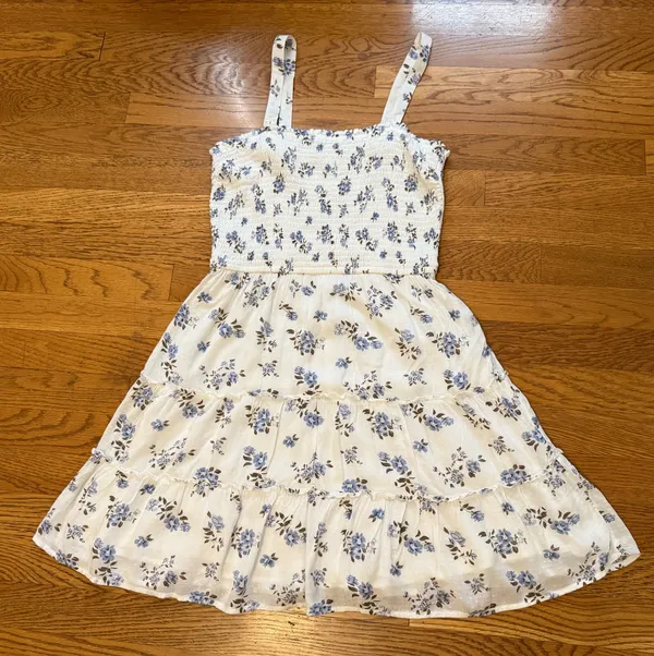 Hollister White Mini Dress with Blue Floral Print size M - Image 6