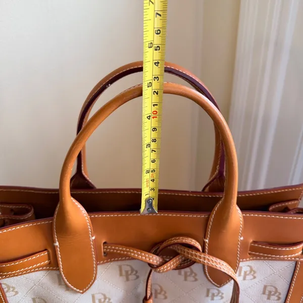 Vintage Dooney & Bourke Italy DB Monogram Canvas Leather Tote Tan Cream Preppy - Image 9