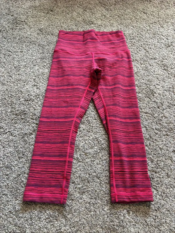 Lululemon Cropped Leggings size 8 (22”) - Image 2