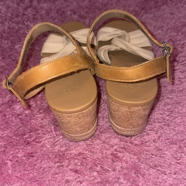 UGG Joslyn Wedge Cream Tan Sandals Size 8 - Image 3