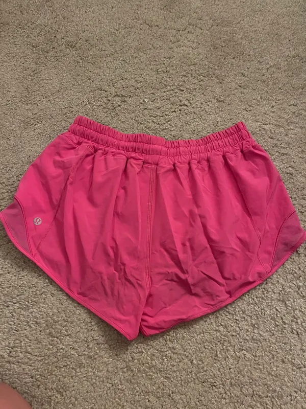 Lululemon Hotty Hot Shorts 2.5" Low-Rise - Image 2