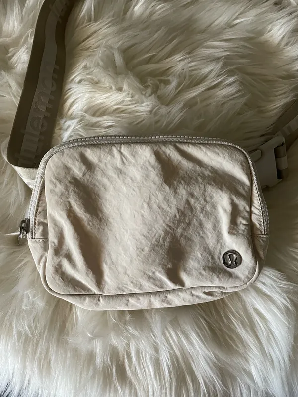 Lululemon Athletica Cream Everywhere Belt Bag - Image 3
