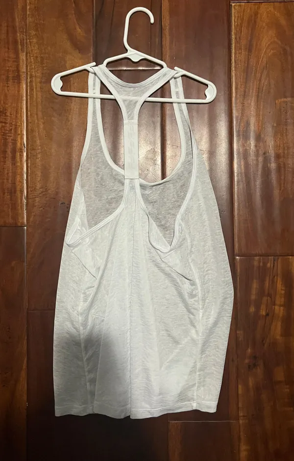 White tank top - Image 2
