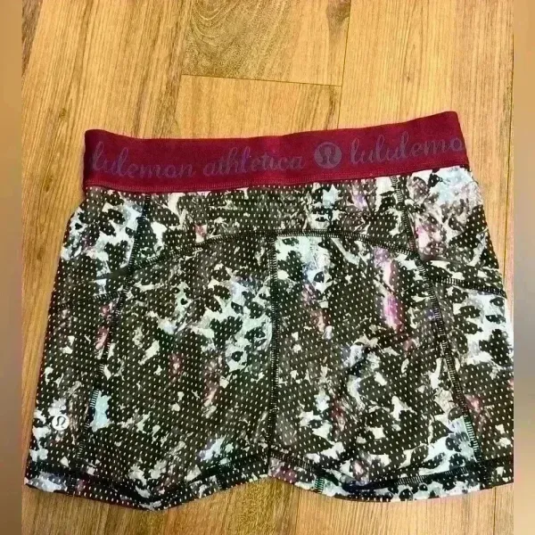Lululemon Athletica What the Sport Short Floral Tranquil Yoga Bike Shorts Tights - Image 2