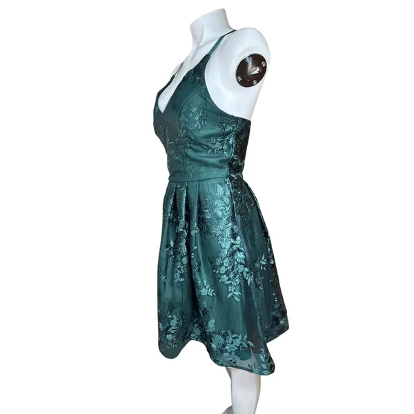 BCX Dress Size 5 Emerald Green Floral Embroidered Fit & Flare Party Dress - Image 2