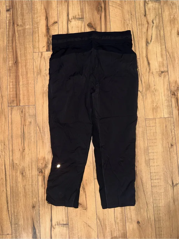 Lululemon black pants - Image 4