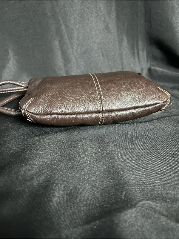 Tignanello Women’s Brown Leather Multi Pocket Crossbody Bag Purse - Image 6