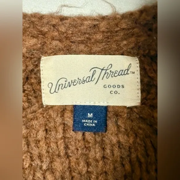 Universal Threads Brown Knit V-Neck Long Sleeve Sweater - Image 5