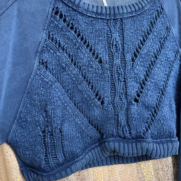Free People Navy Blue Sweetness Sweatshirt Cropped Knit Slouchy Large - Image 4