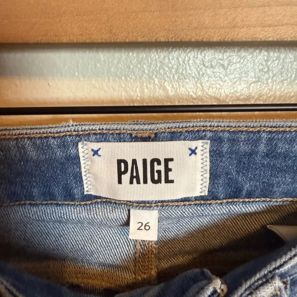 Paige Cindy Jeans in Speak‎ Easy Destructed - Image 3
