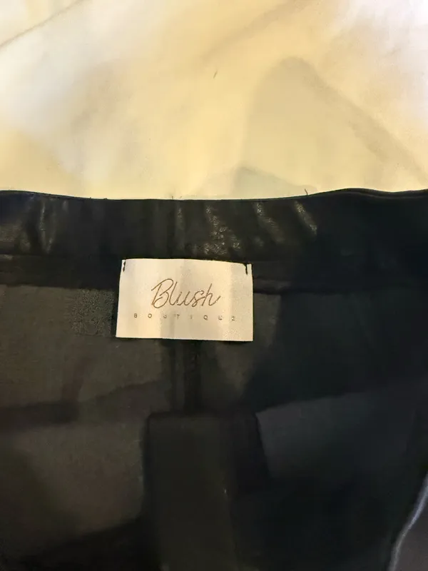 Blush leather mini skirt - Image 2