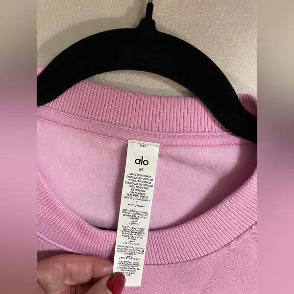 ALO Yoga NWT Accolade Crewneck Pullover Candy Heart Pink Size M SOLD OUT - Image 9