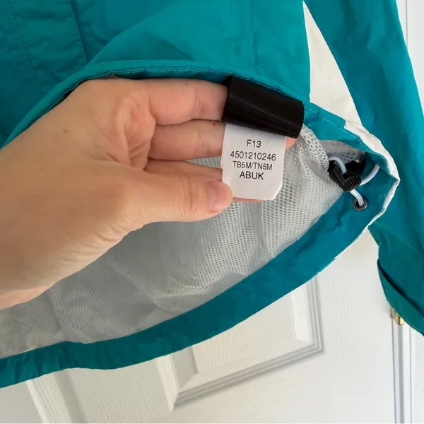 Women's The North Face Teal Colored Hyvent Rain Coat Size Extra Small - Image 8